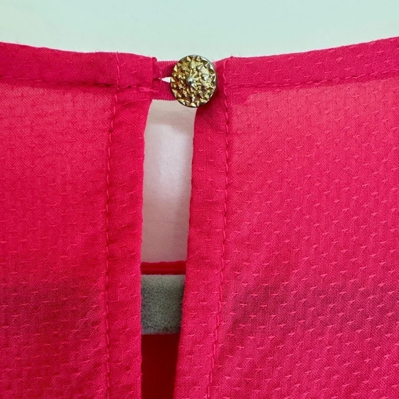 Everly - 3/4 ballon sleeve blouse in pink with gold button - Picture 11 of 11